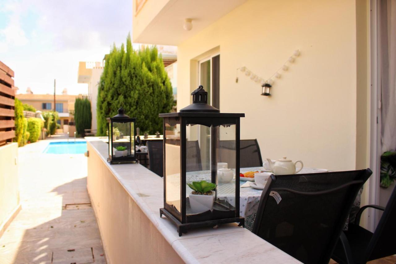 Cozy Poolside Apartment Paphos Buitenkant foto