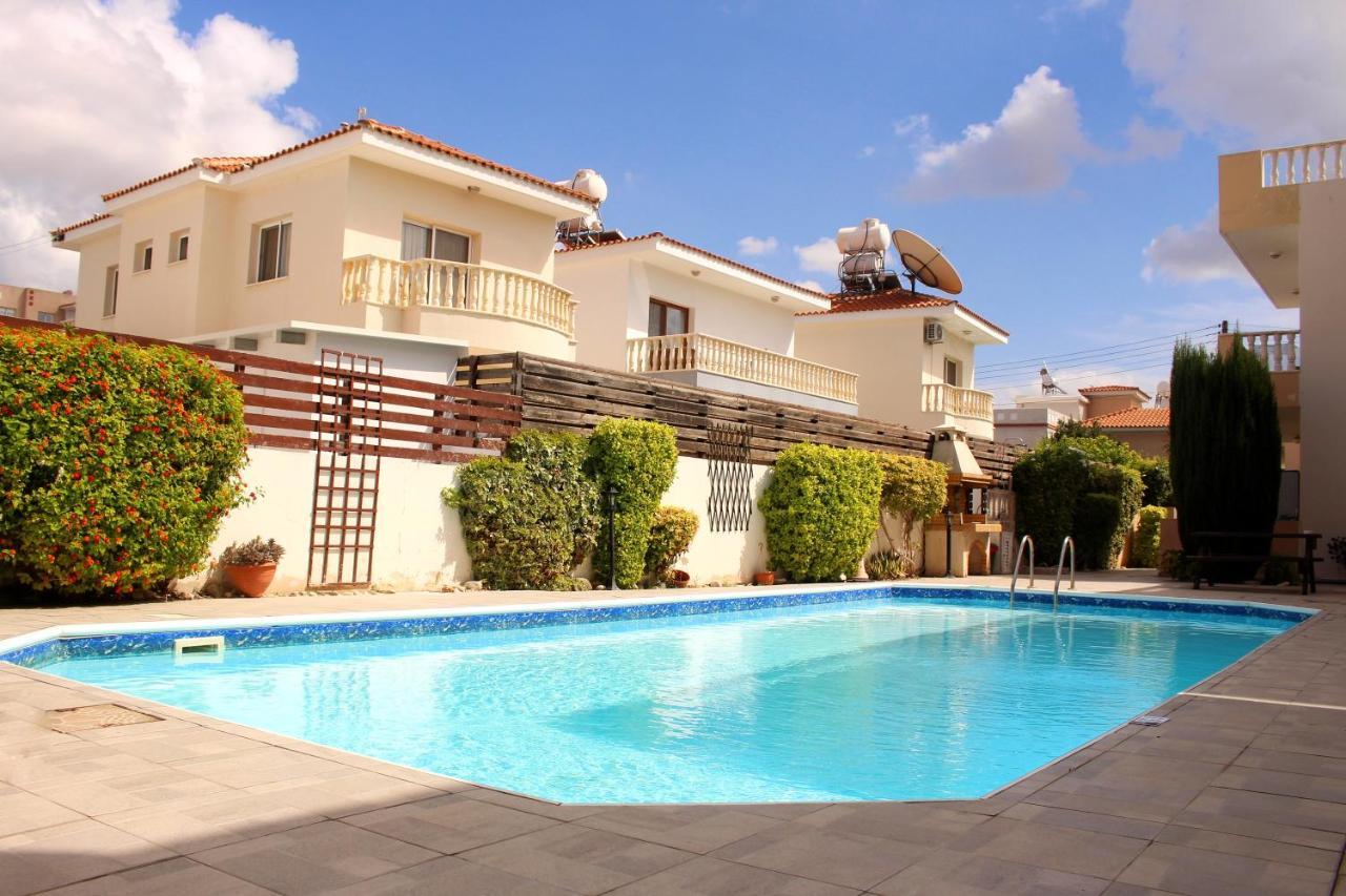 Cozy Poolside Apartment Paphos Buitenkant foto