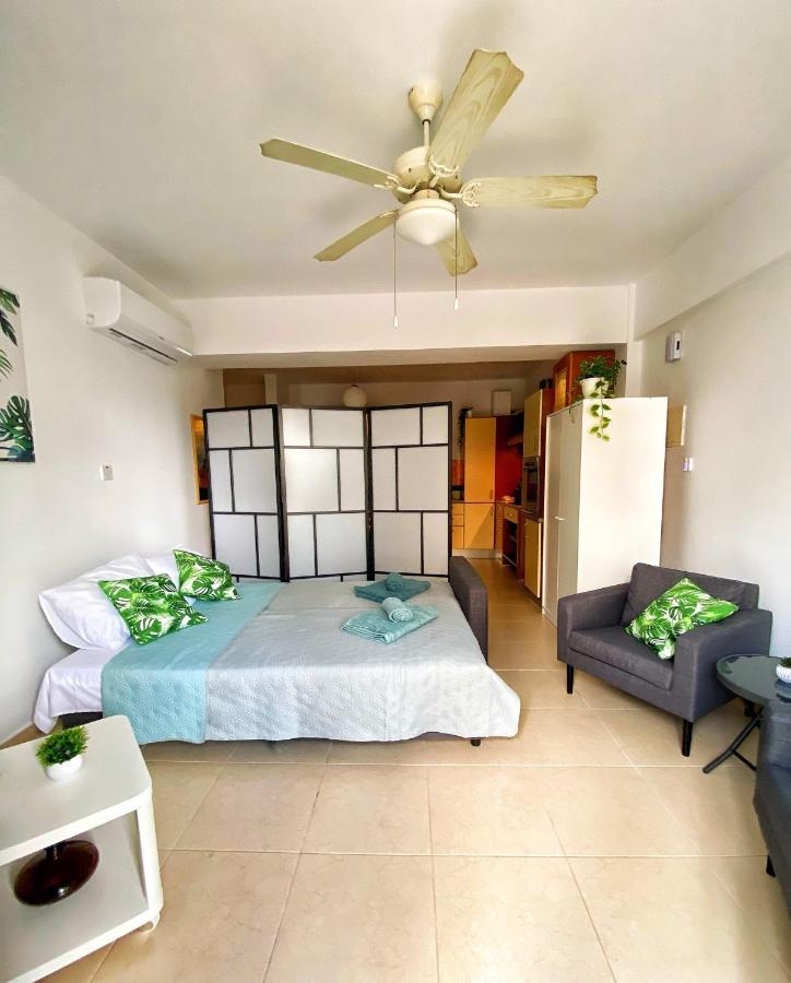 Cozy Poolside Apartment Paphos Buitenkant foto
