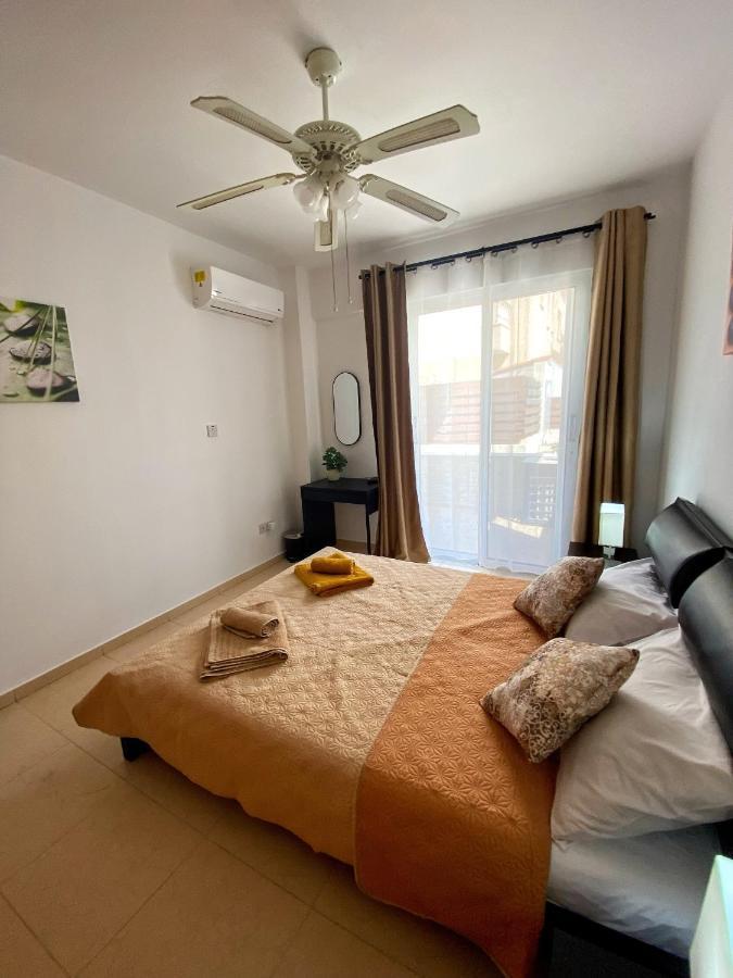 Cozy Poolside Apartment Paphos Buitenkant foto