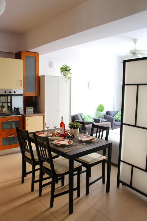Cozy Poolside Apartment Paphos Buitenkant foto